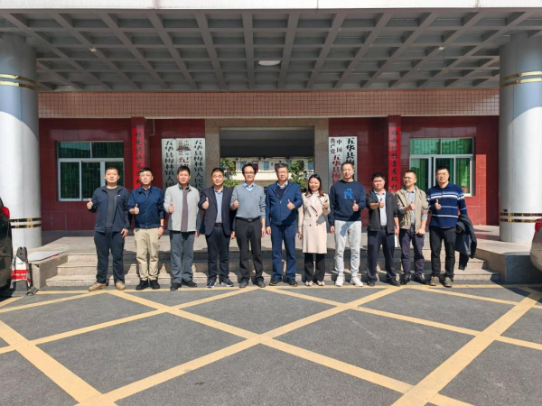 手机炒股好用的选哪款 钟村街赴五华县梅林镇开展对口帮扶调研暨慰问活动