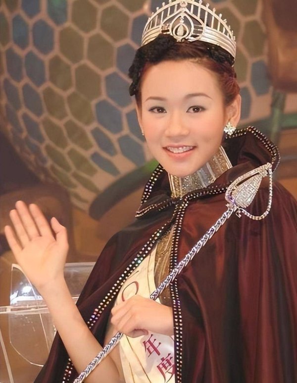 配资实力股票配资平台 忍9年被骂贪慕虚荣！杨思琦当年哭诉终获证实？